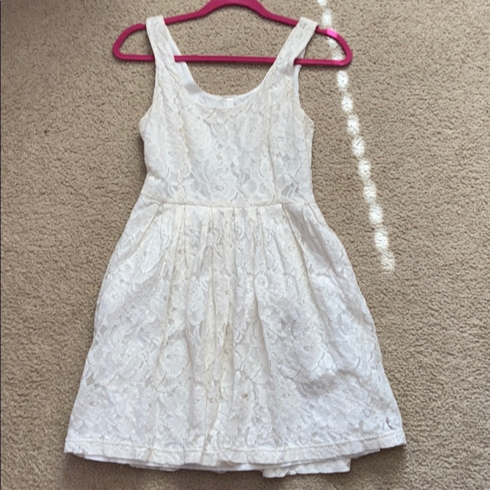 💞 White lace dress💞